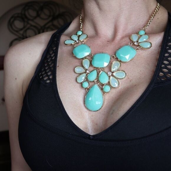 NWT fashion chunky green necklace - Picture 2 of 5
